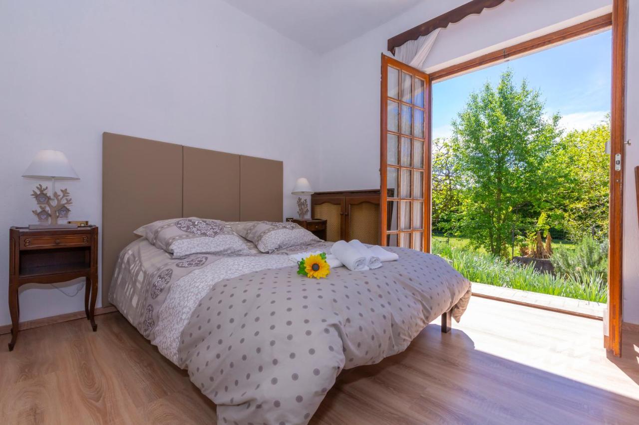 Villa Martine Au Bord Du Lac - Happy Rentals 카드레짜테 외부 사진